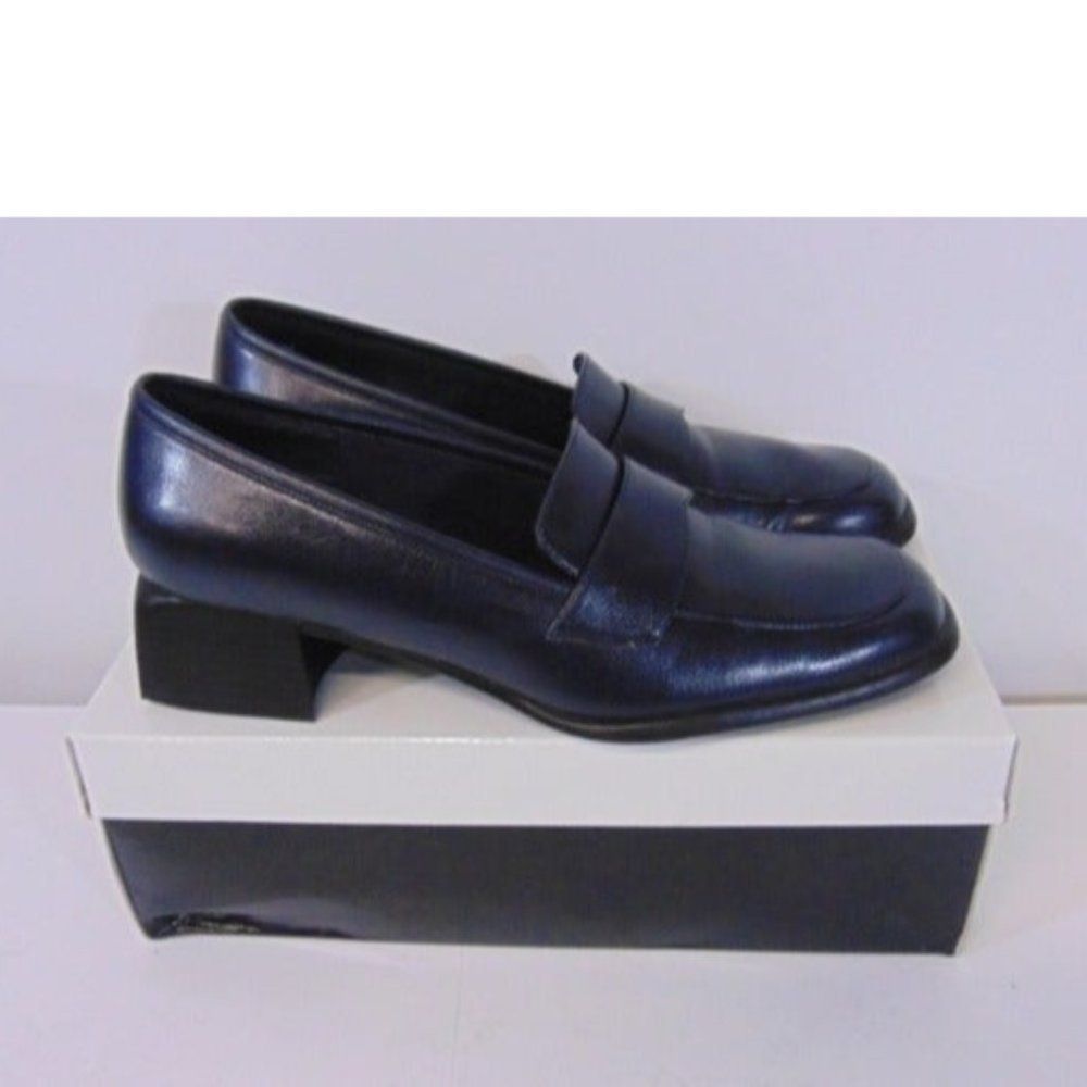 Women's 9.5 M Liz Claiborne Heel Loafers